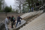 Arbeiten am Beckenrand der Walbecker Badestelle
